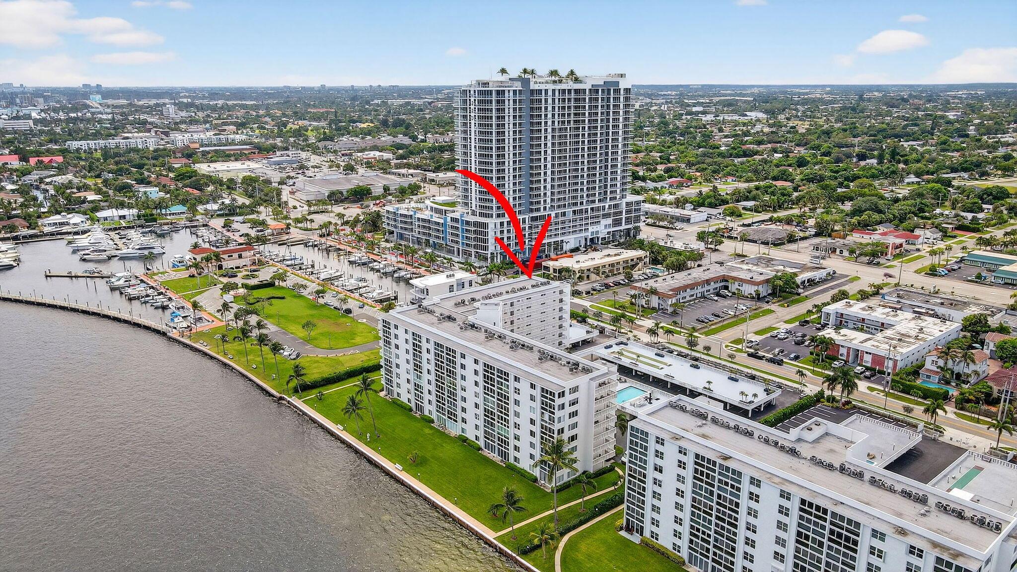 LAKE HARBOUR TOWERS CONDO - Residential