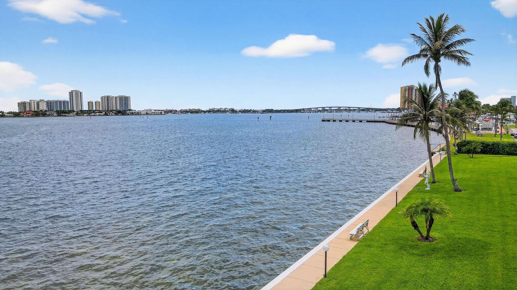 LAKE HARBOUR TOWERS CONDO - Residential