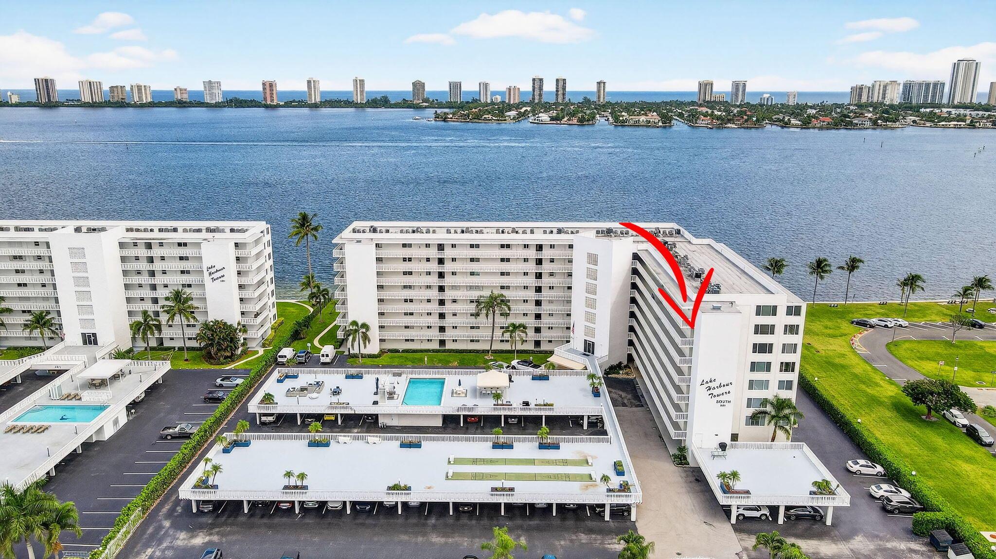 LAKE HARBOUR TOWERS CONDO - Residential