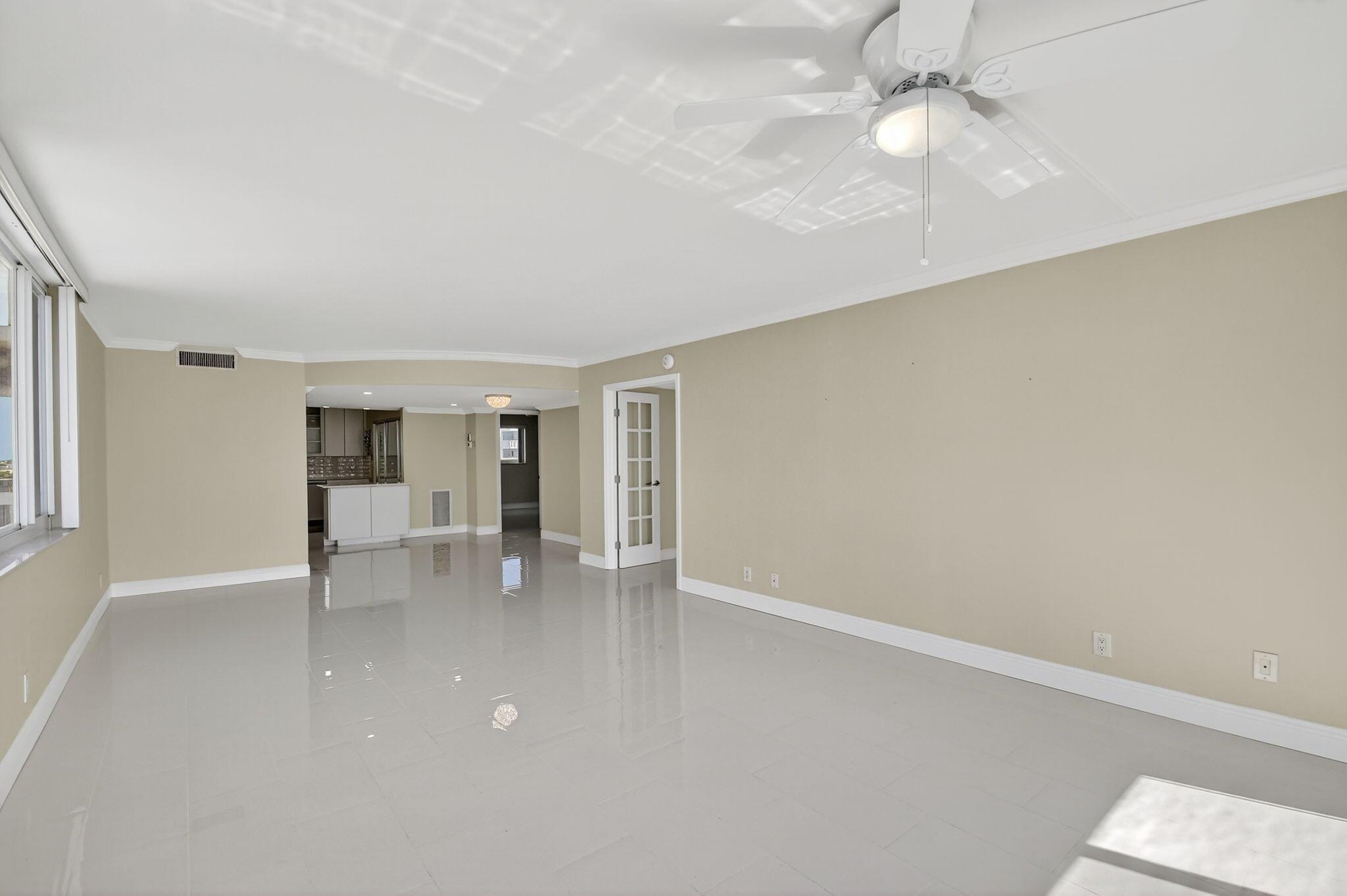 LAKE HARBOUR TOWERS CONDO - Residential