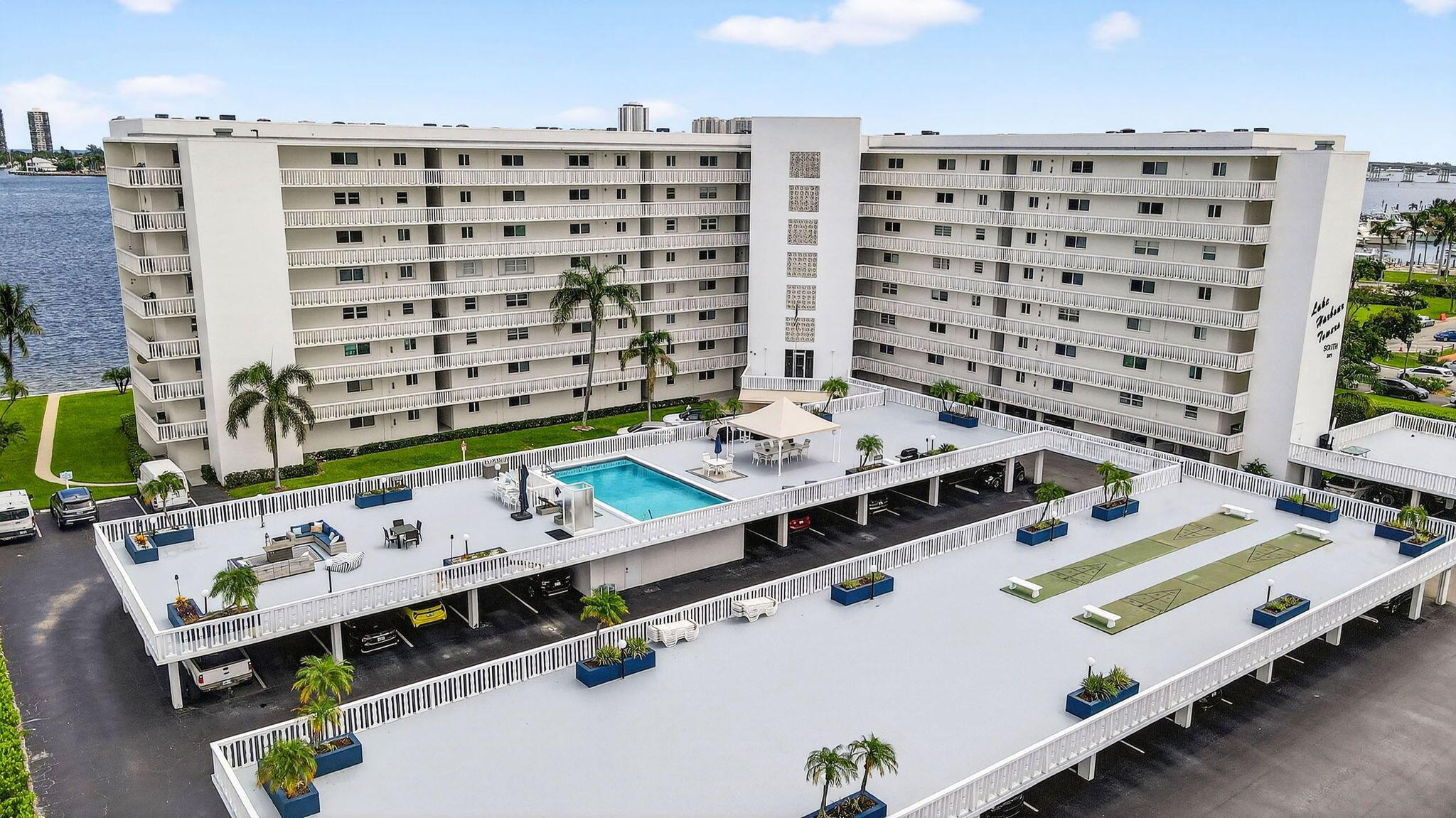 LAKE HARBOUR TOWERS CONDO - Residential