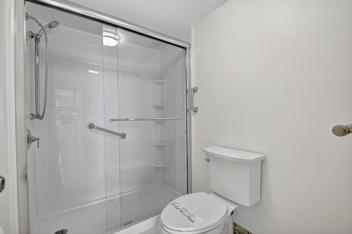 LAKE HARBOUR TOWERS CONDO - Residential