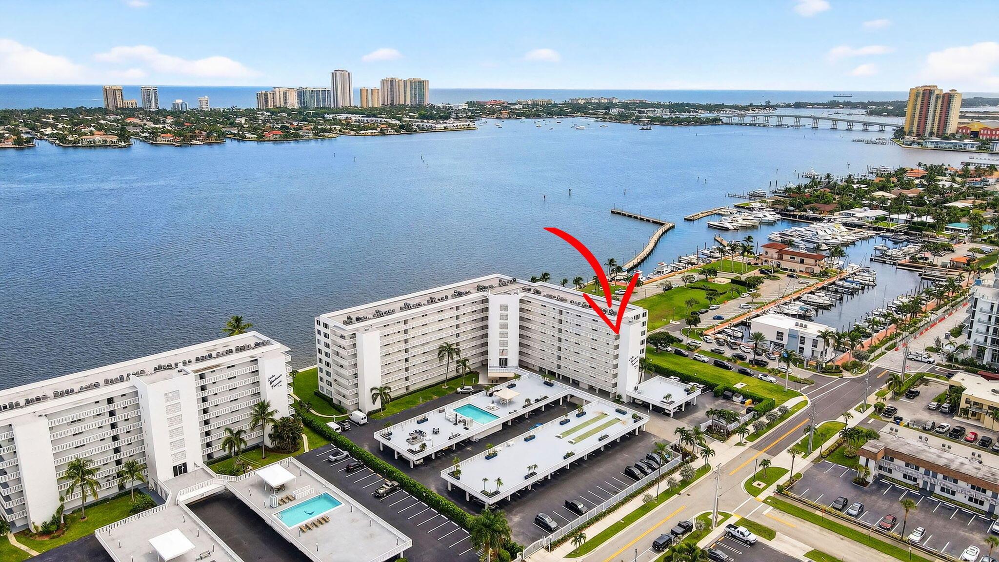 LAKE HARBOUR TOWERS CONDO - Residential
