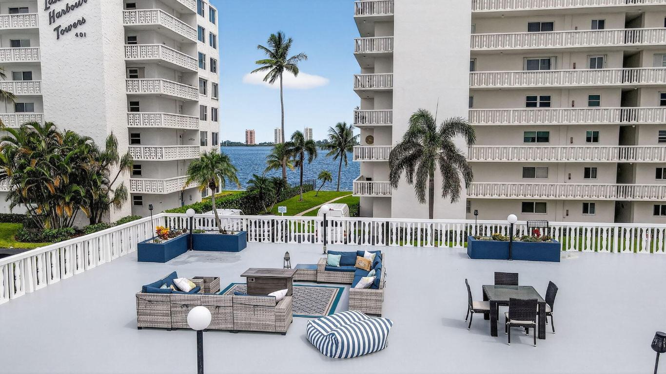 LAKE HARBOUR TOWERS CONDO - Residential