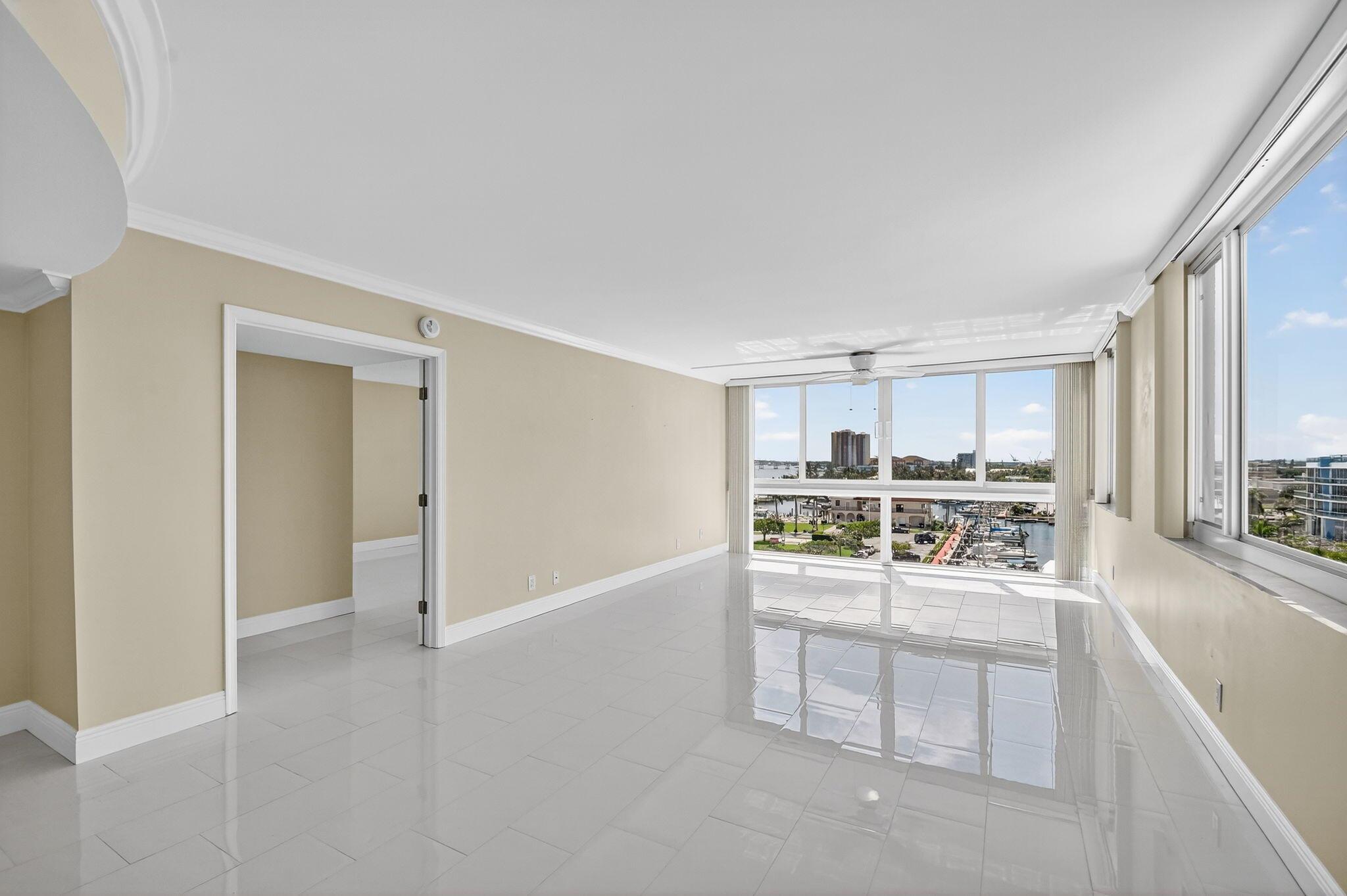 LAKE HARBOUR TOWERS CONDO - Residential
