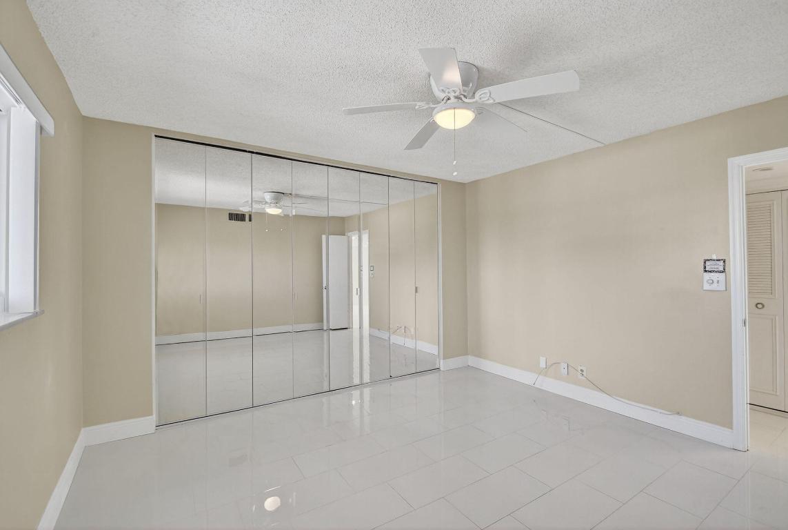 LAKE HARBOUR TOWERS CONDO - Residential