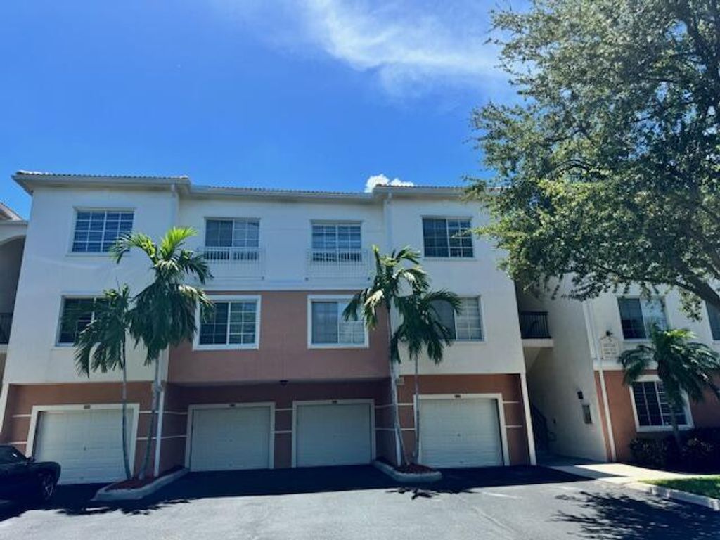 Photo of 3306 Myrtlewood Circle E #3306, Palm Beach Gardens, FL 33418 (MLS # R10998156)