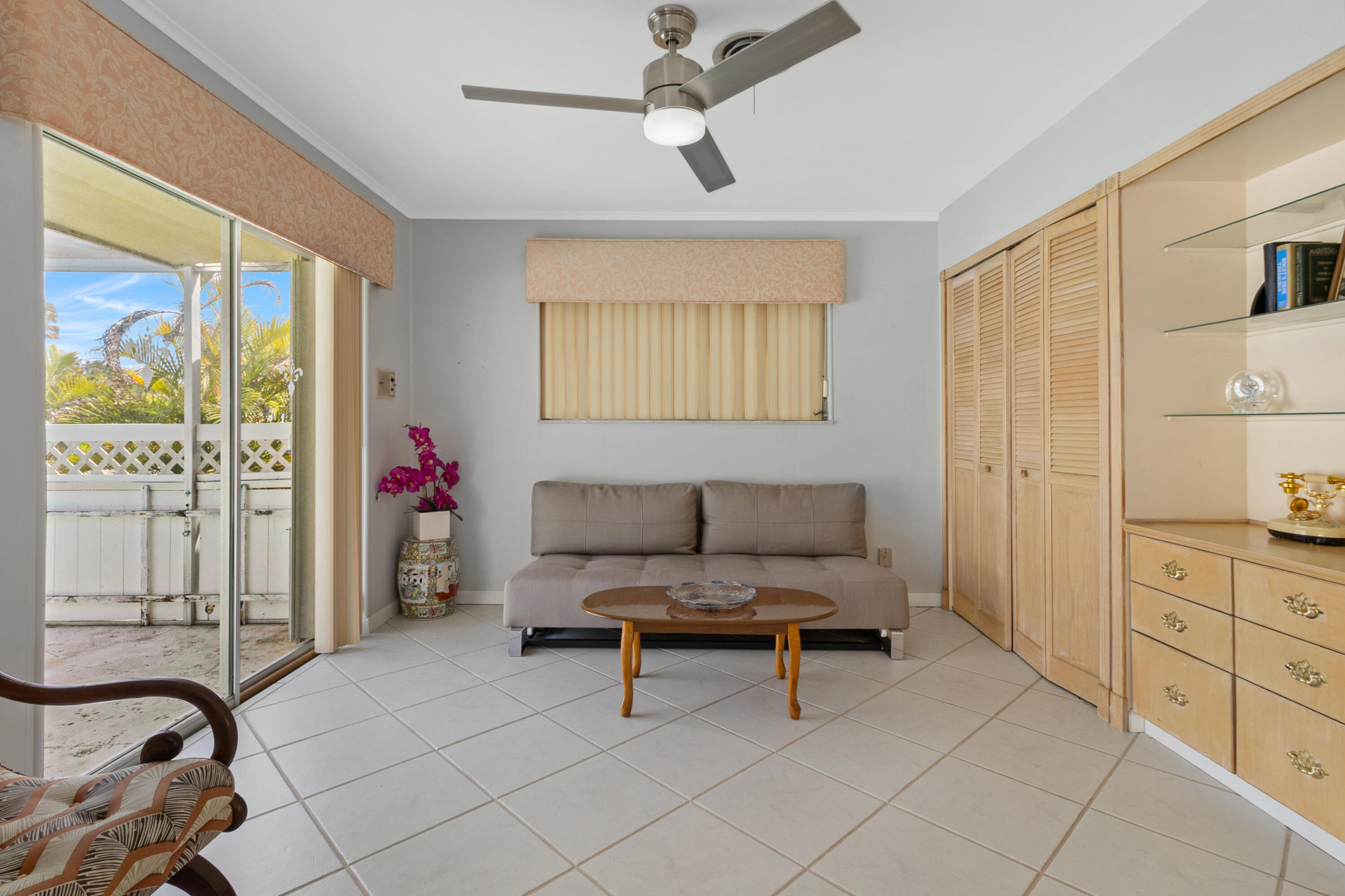 IMPERIAL POINT 1 SEC - Residential