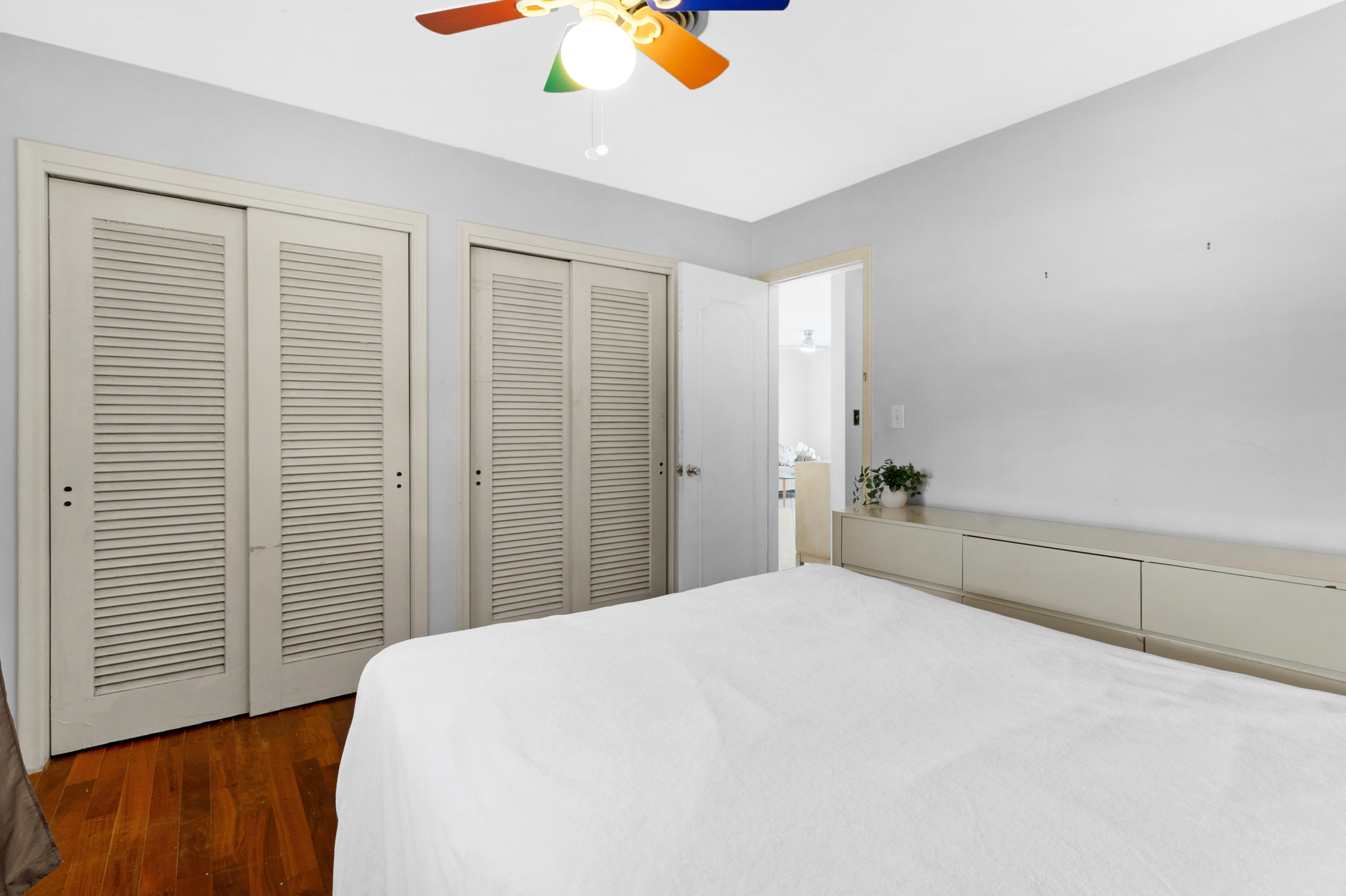 IMPERIAL POINT 1 SEC - Residential