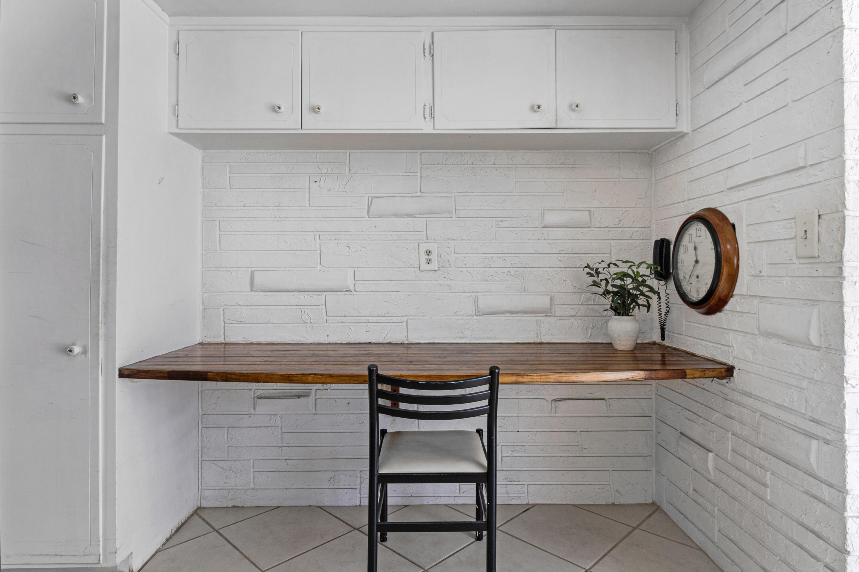 IMPERIAL POINT 1 SEC - Residential