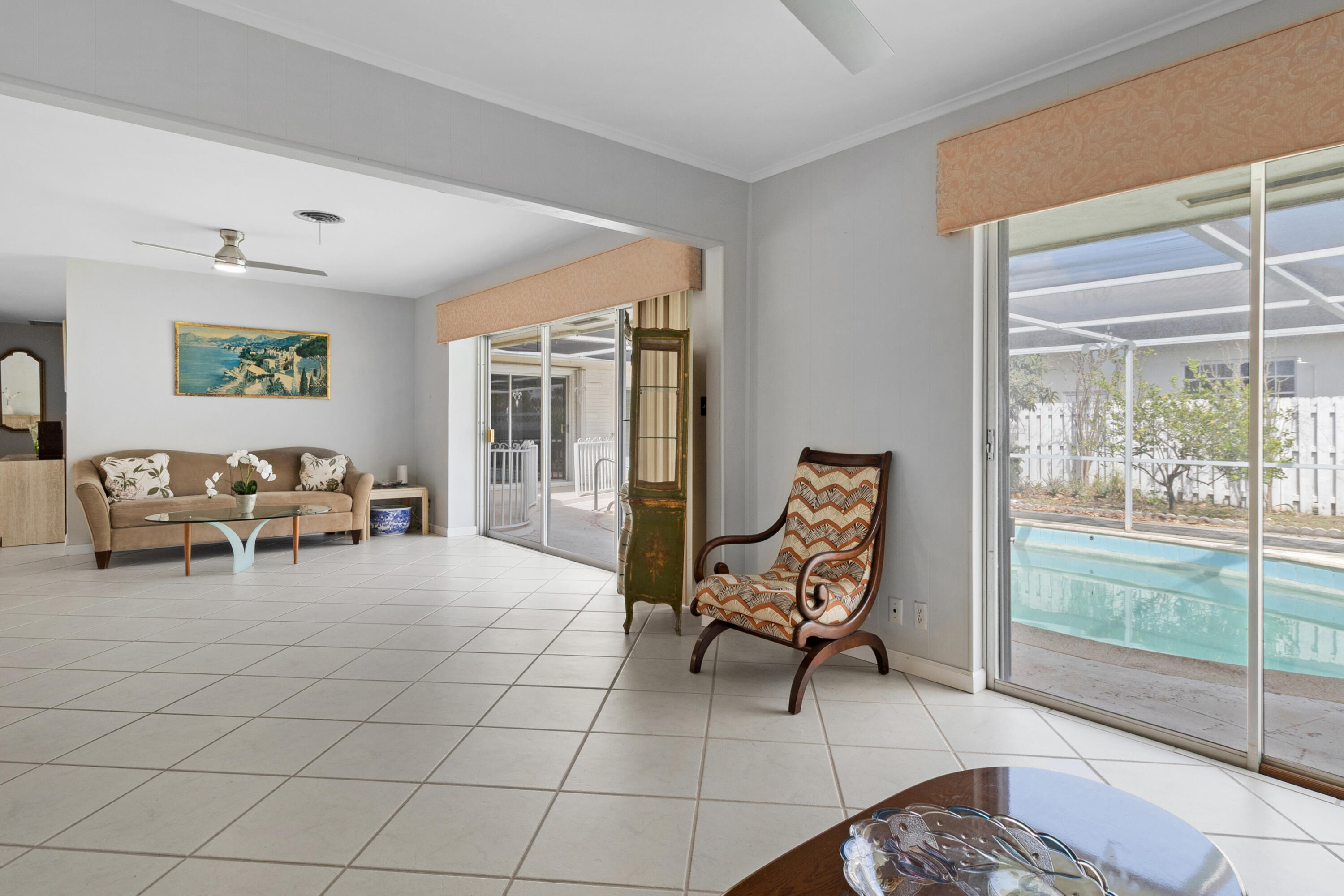 IMPERIAL POINT 1 SEC - Residential