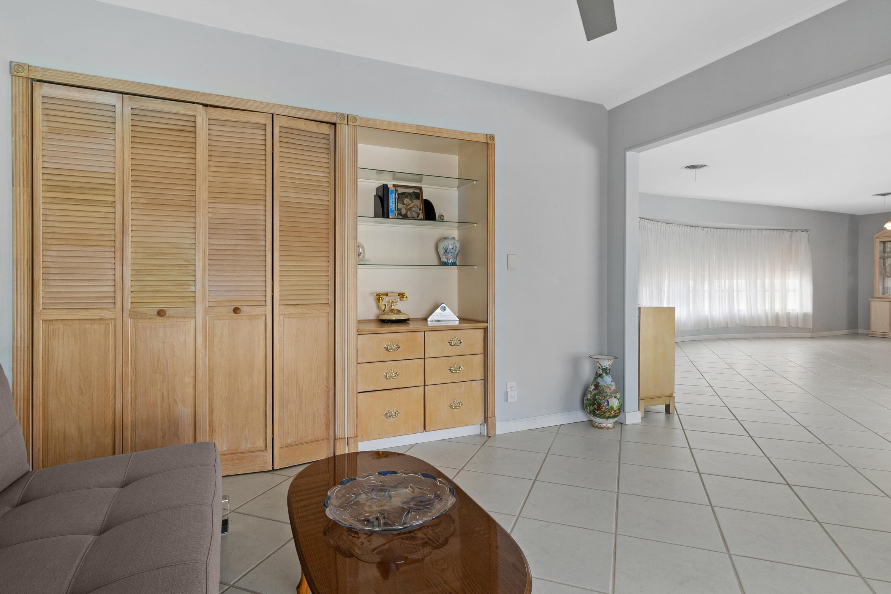 IMPERIAL POINT 1 SEC - Residential