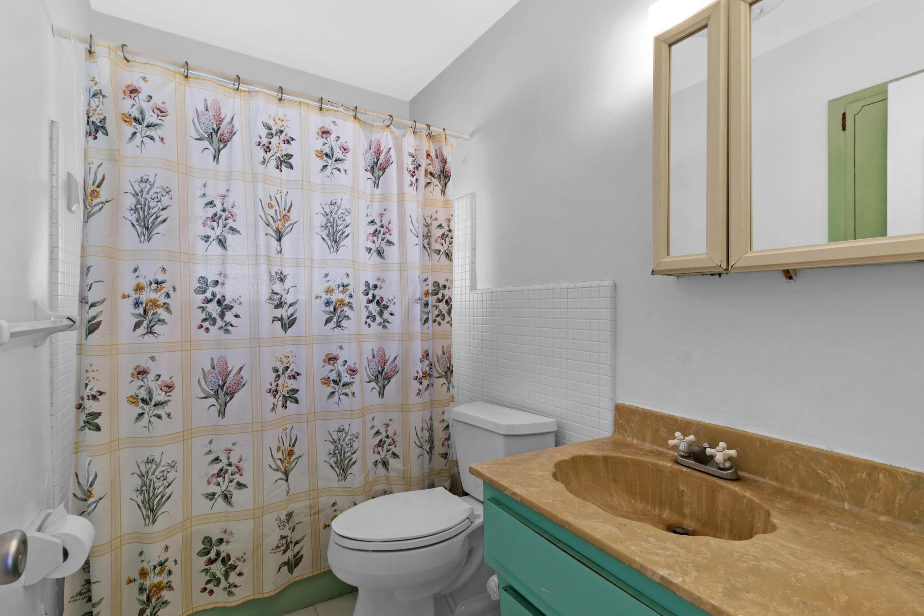 IMPERIAL POINT 1 SEC - Residential