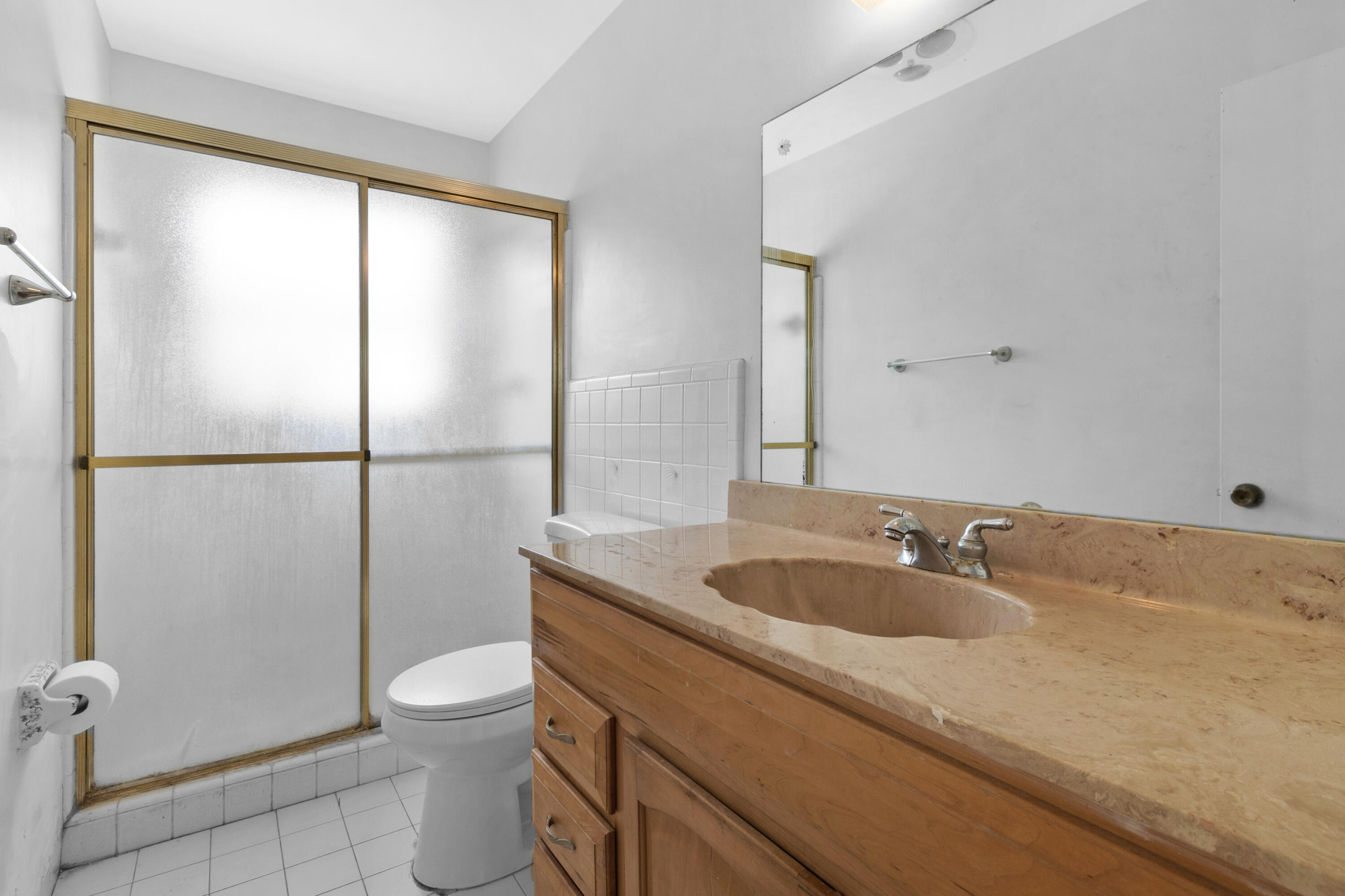 IMPERIAL POINT 1 SEC - Residential