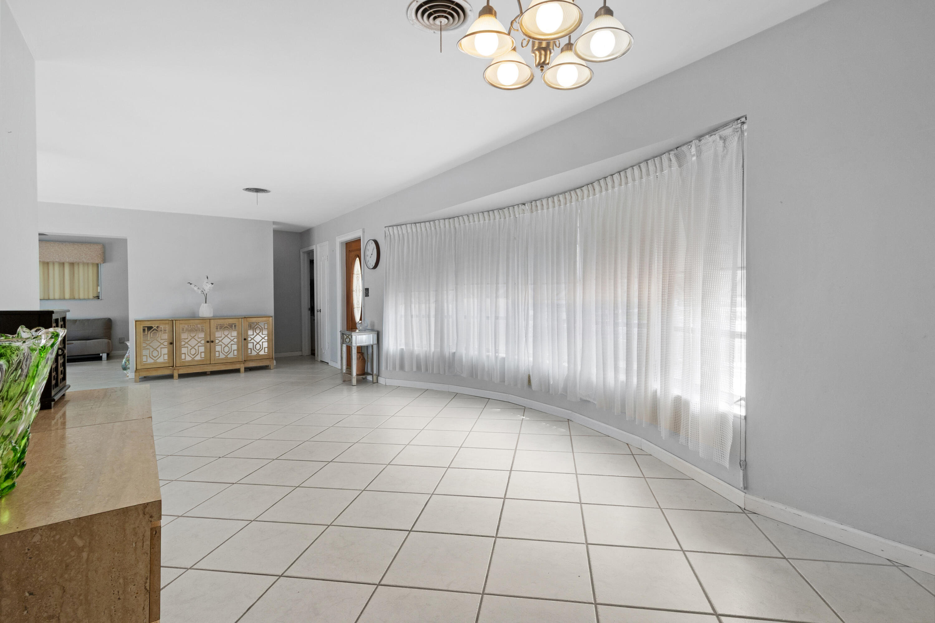 IMPERIAL POINT 1 SEC - Residential