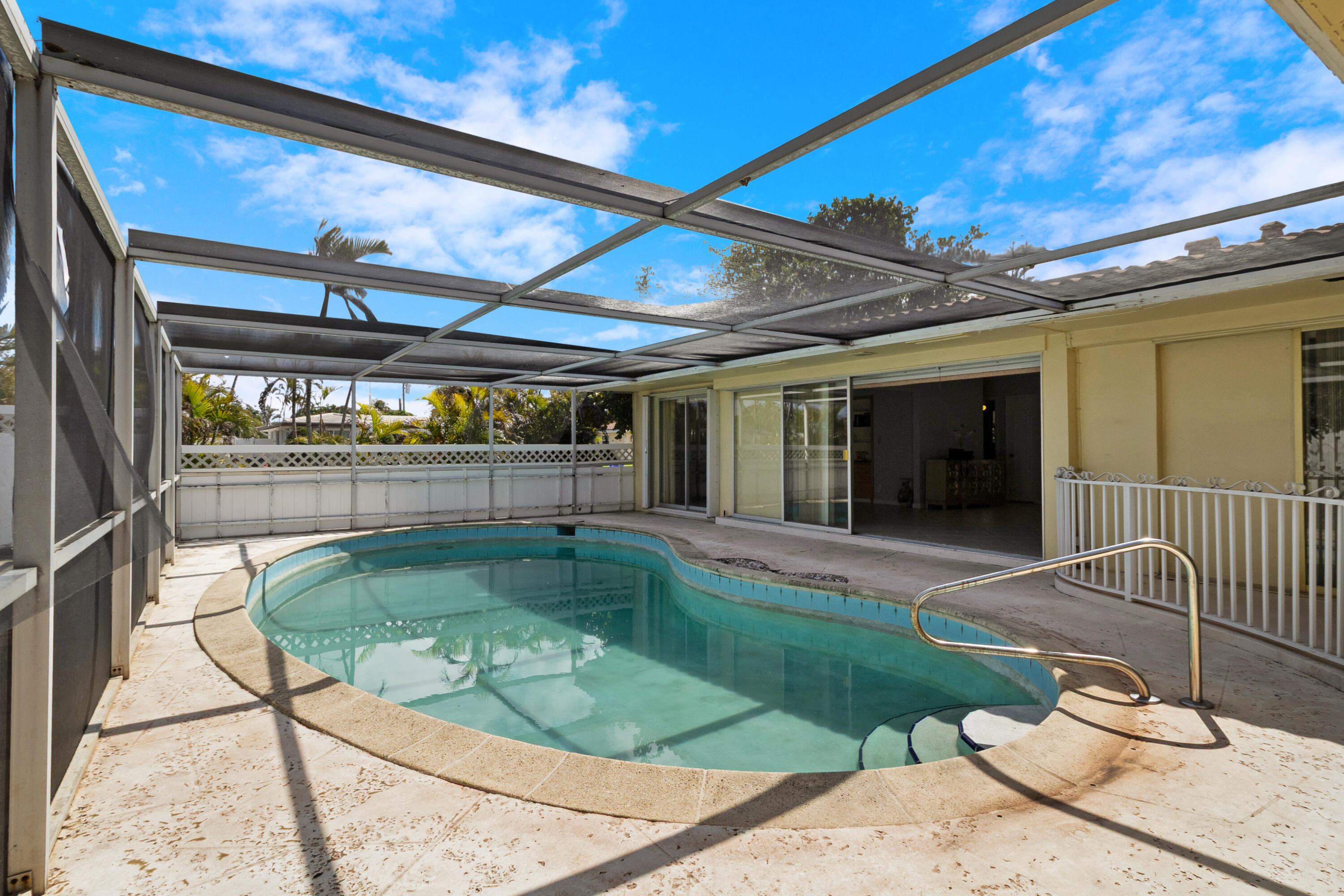 IMPERIAL POINT 1 SEC - Residential