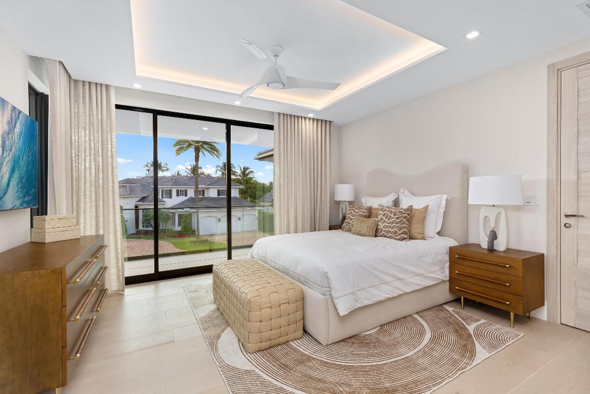 ROYAL PALM YACHT & COUNTRY CLUB - Residential