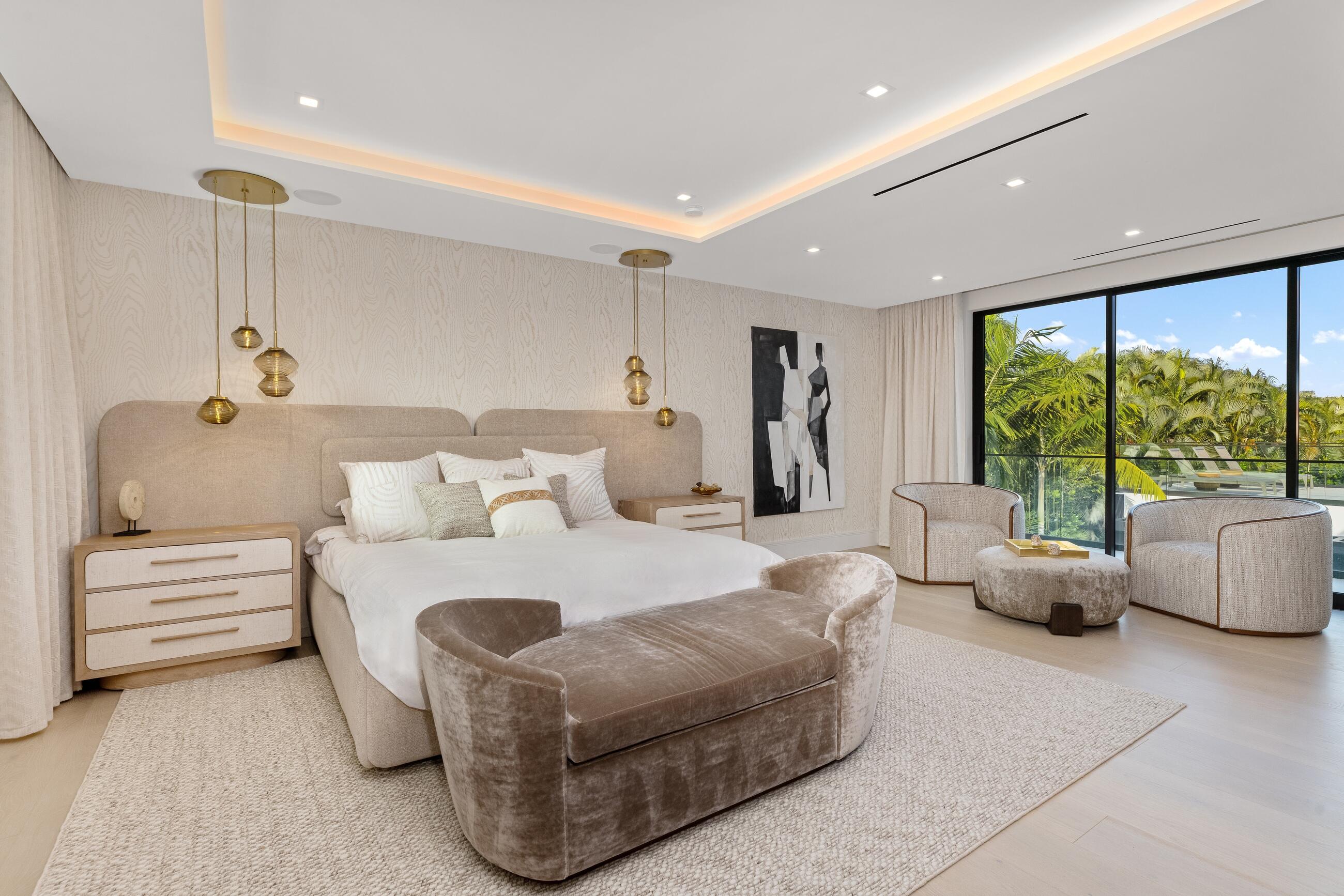 ROYAL PALM YACHT & COUNTRY CLUB - Residential