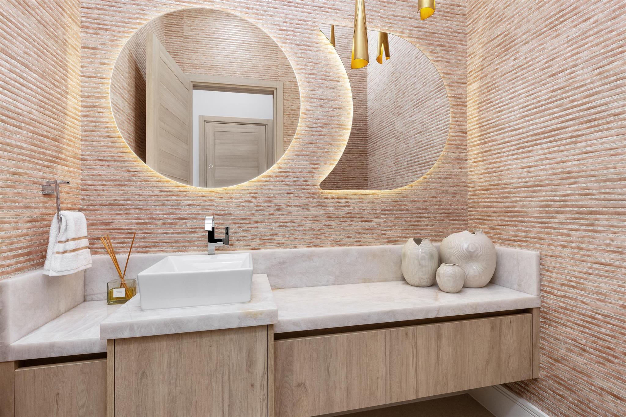 ROYAL PALM YACHT & COUNTR - Residential