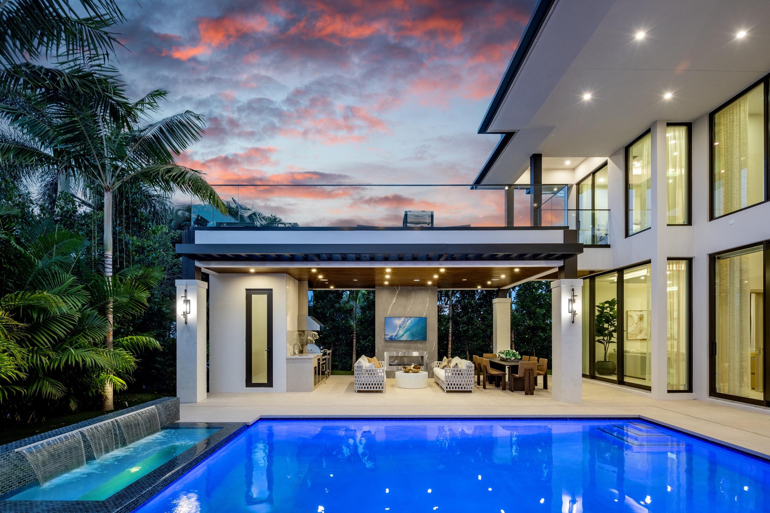 ROYAL PALM YACHT & COUNTRY CLUB - Residential