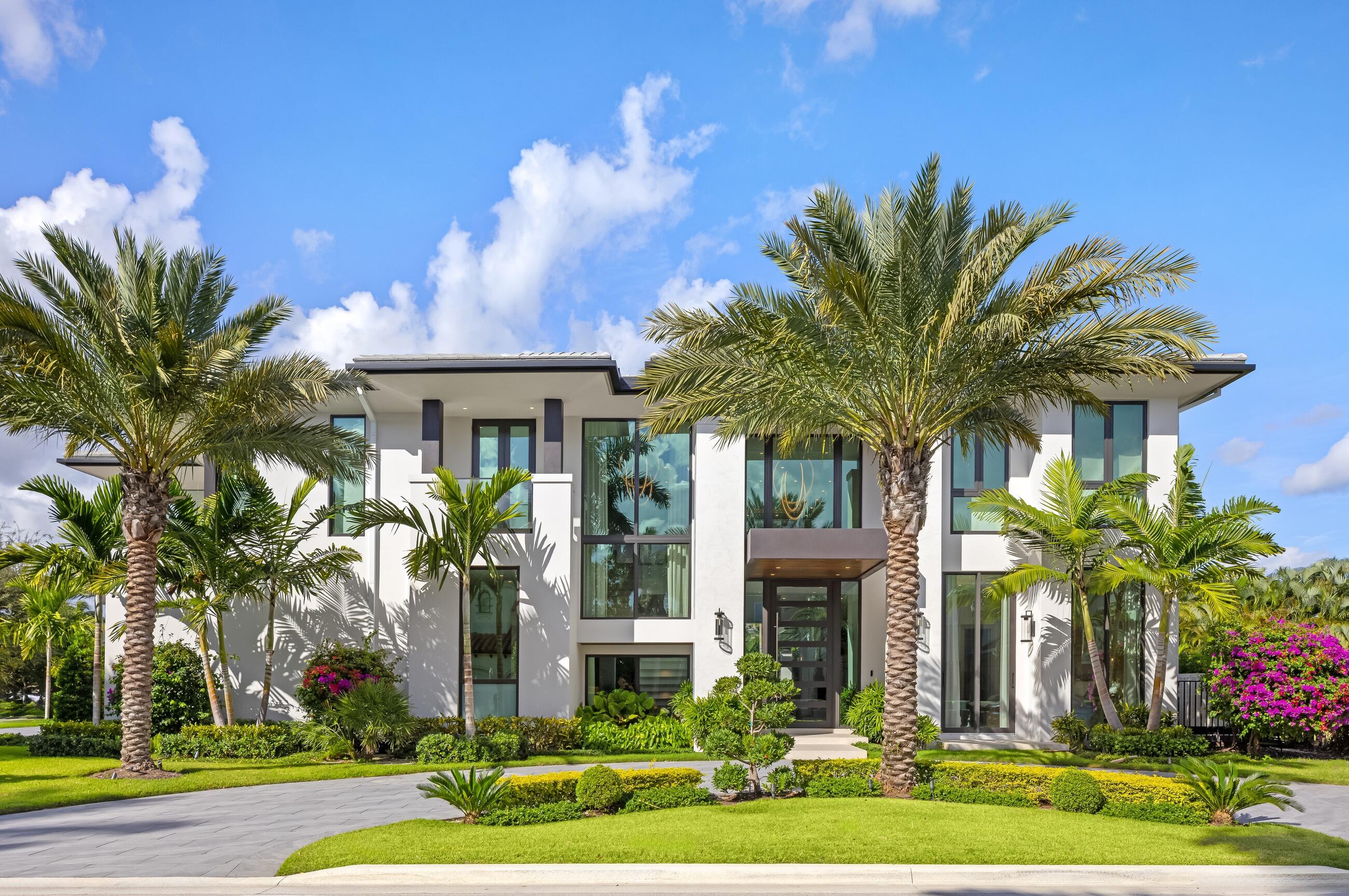 ROYAL PALM YACHT & COUNTRY CLUB - Residential