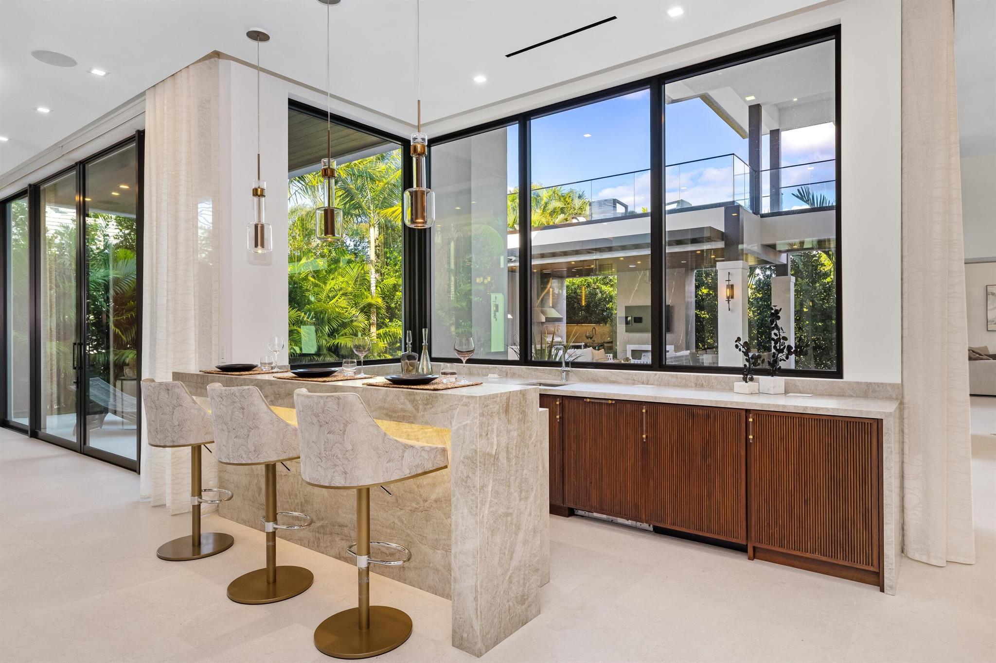 ROYAL PALM YACHT & COUNTR - Residential