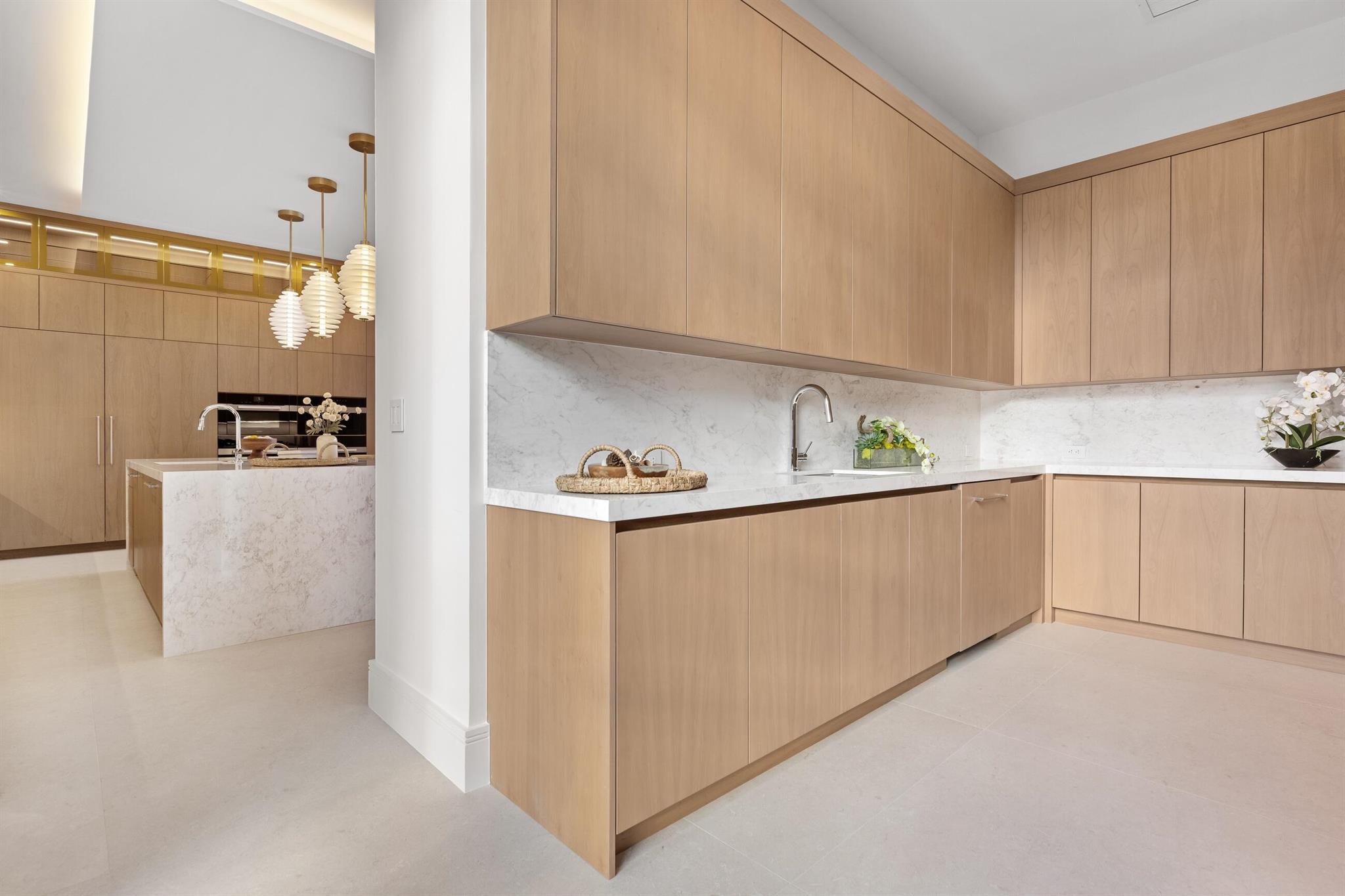 ROYAL PALM YACHT & COUNTR - Residential