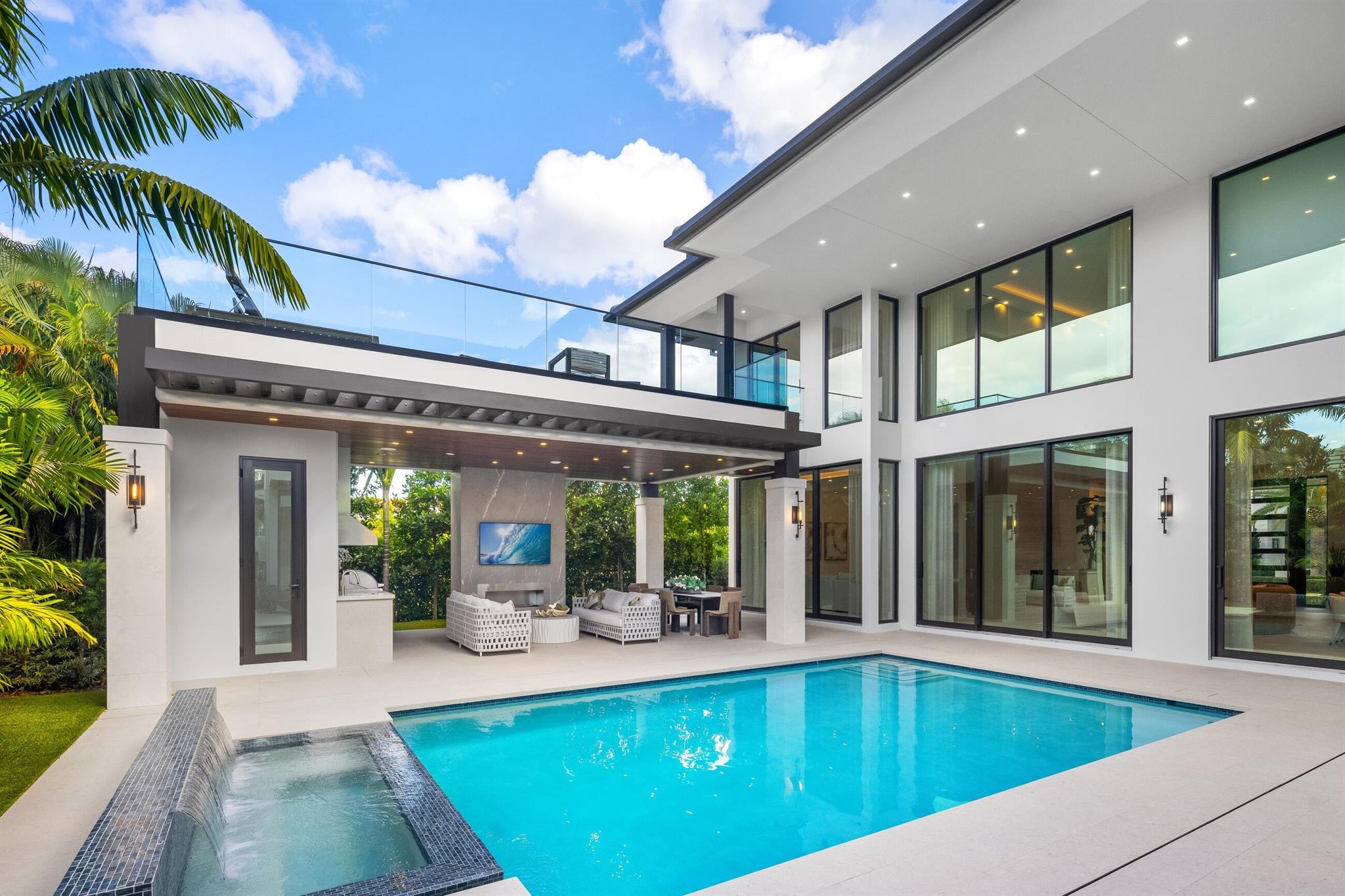 ROYAL PALM YACHT & COUNTR - Residential