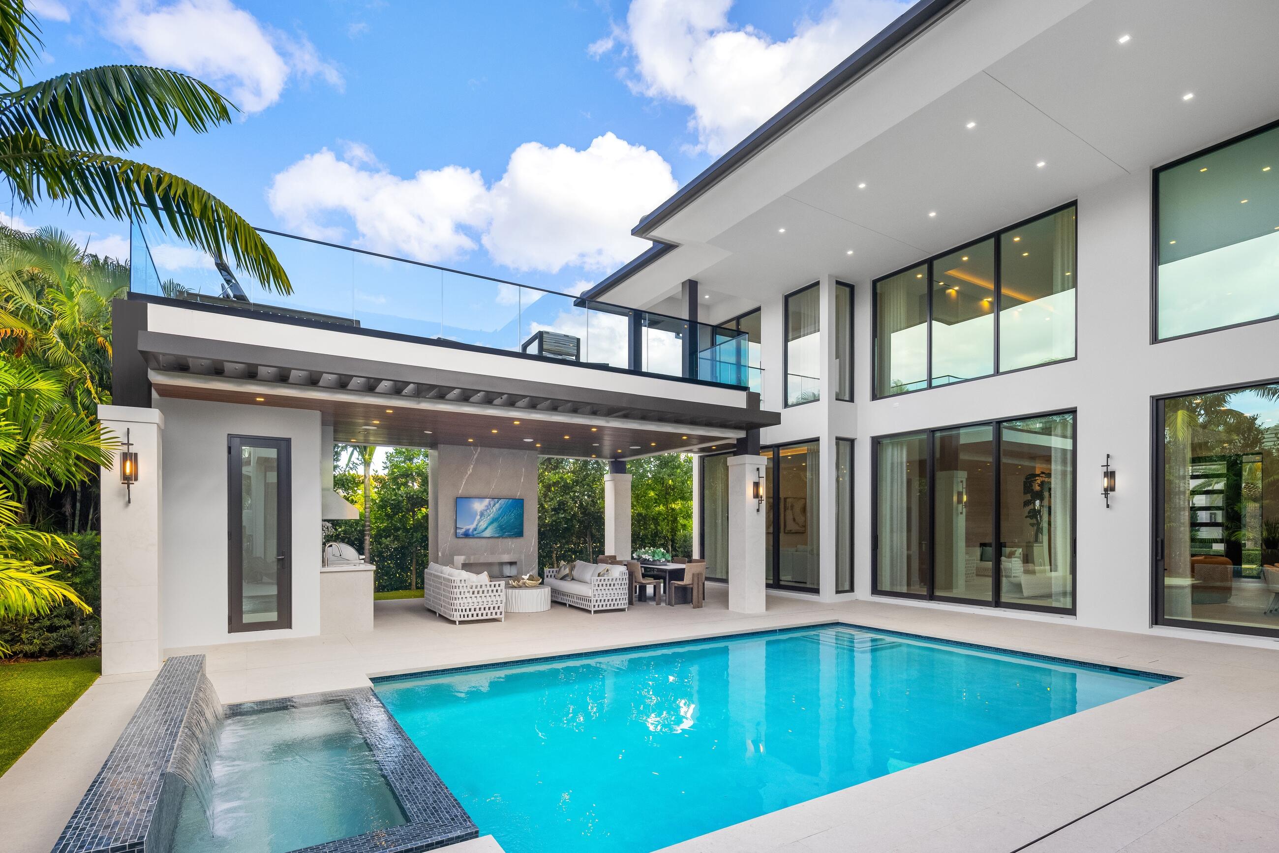 ROYAL PALM YACHT & COUNTRY CLUB - Residential