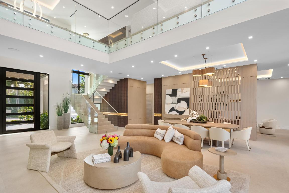 ROYAL PALM YACHT & COUNTRY CLUB - Residential