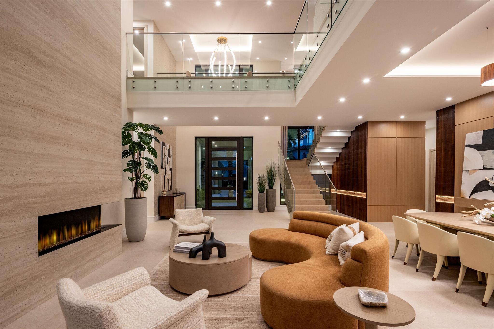 ROYAL PALM YACHT & COUNTR - Residential