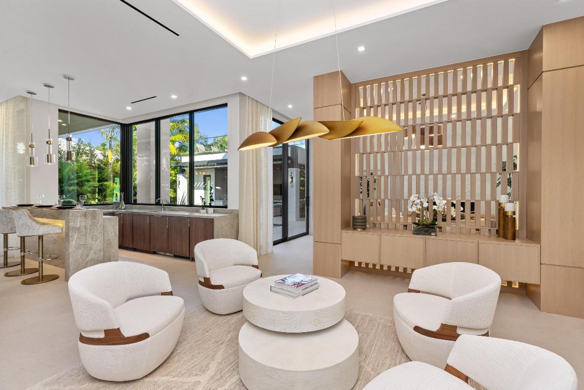 ROYAL PALM YACHT & COUNTRY CLUB - Residential