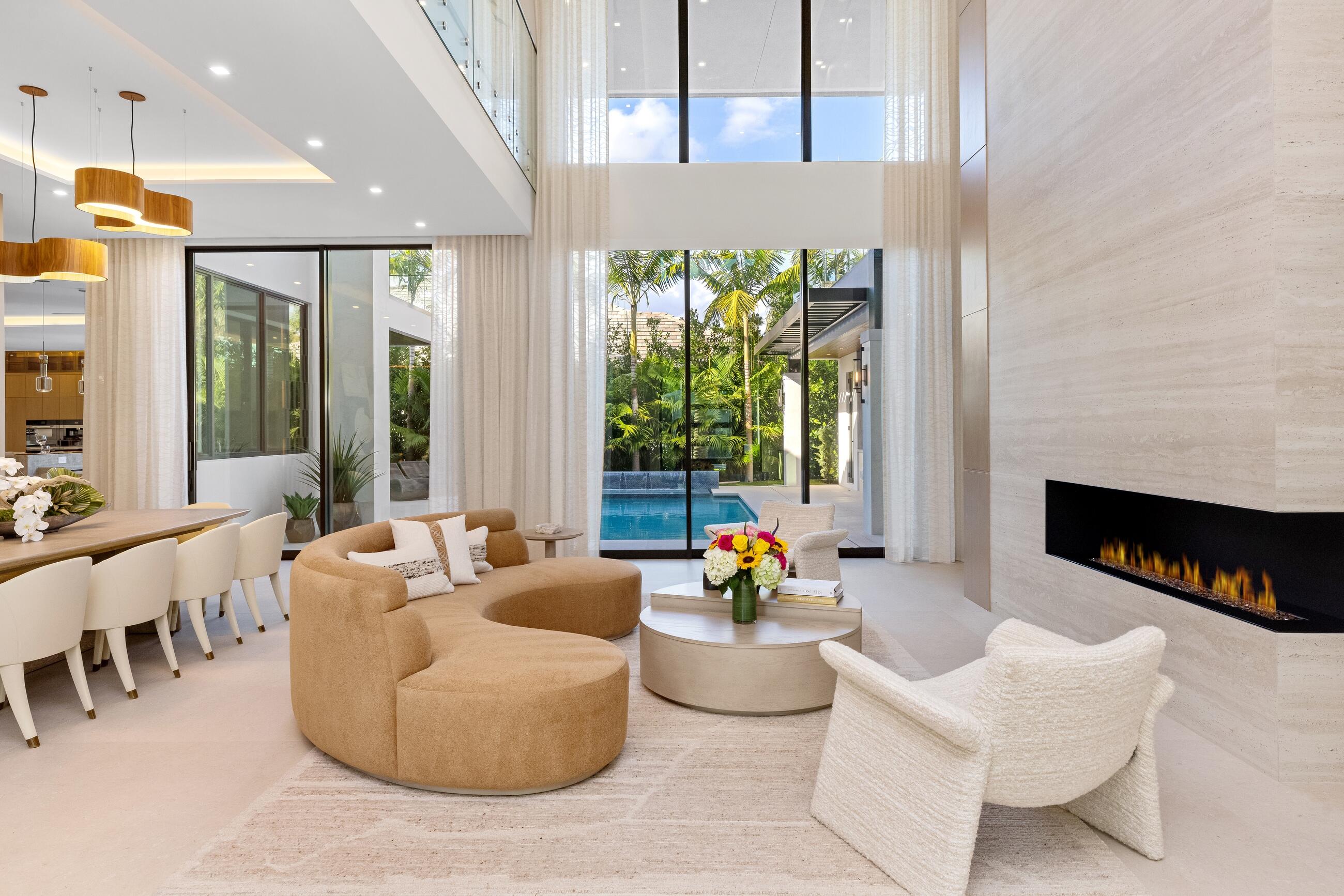 ROYAL PALM YACHT & COUNTRY CLUB - Residential