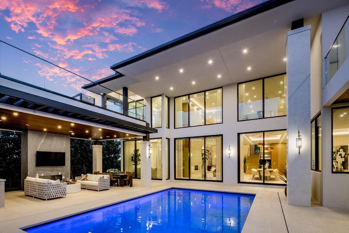 ROYAL PALM YACHT & COUNTRY CLUB - Residential