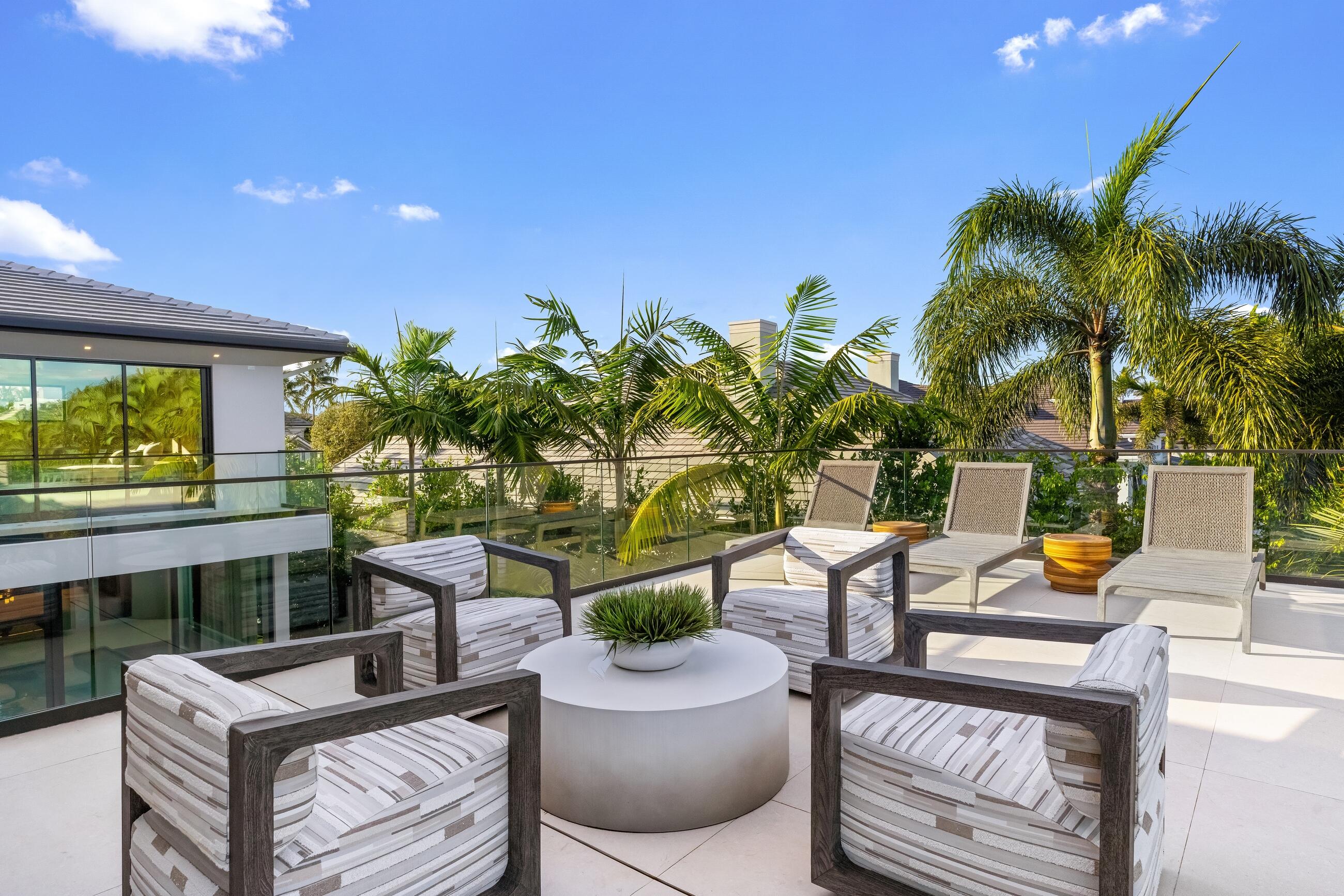 ROYAL PALM YACHT & COUNTRY CLUB - Residential