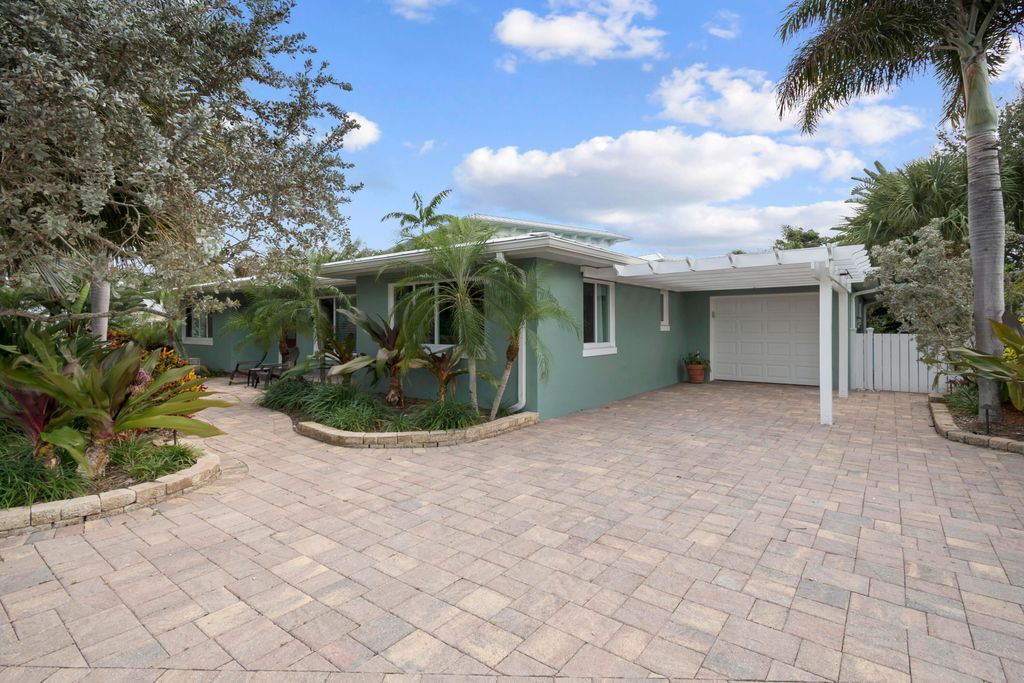 Photo of 440 Jupiter Lane, North Palm Beach, FL 33408 (MLS # R11165064)