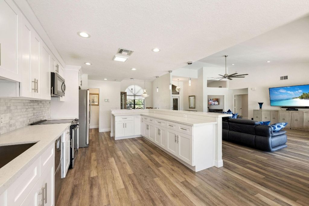 Photo of 11091 Boca Woods Lane, Boca Raton, FL 33428 (MLS # F10464347)