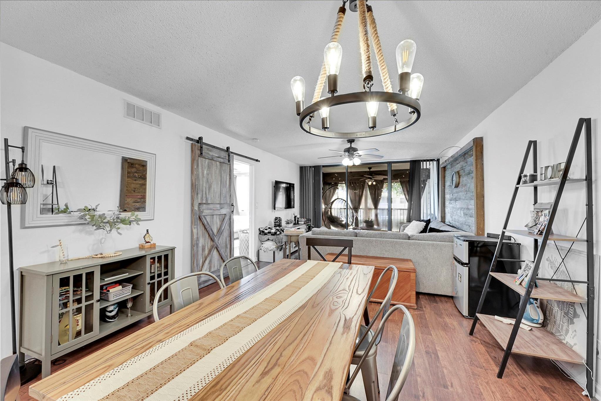 Jacaranda Heights - Residential
