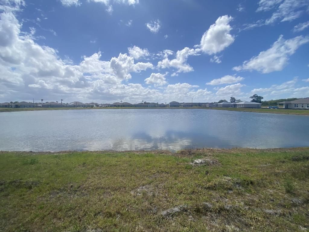 Photo of 507 Cherimoya Street, Fort Pierce, FL 34981 (MLS # R10984254)