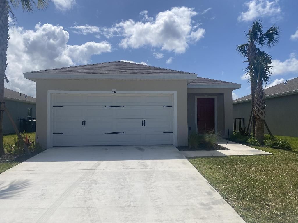 Photo of 507 Cherimoya Street, Fort Pierce, FL 34981 (MLS # R10984254)