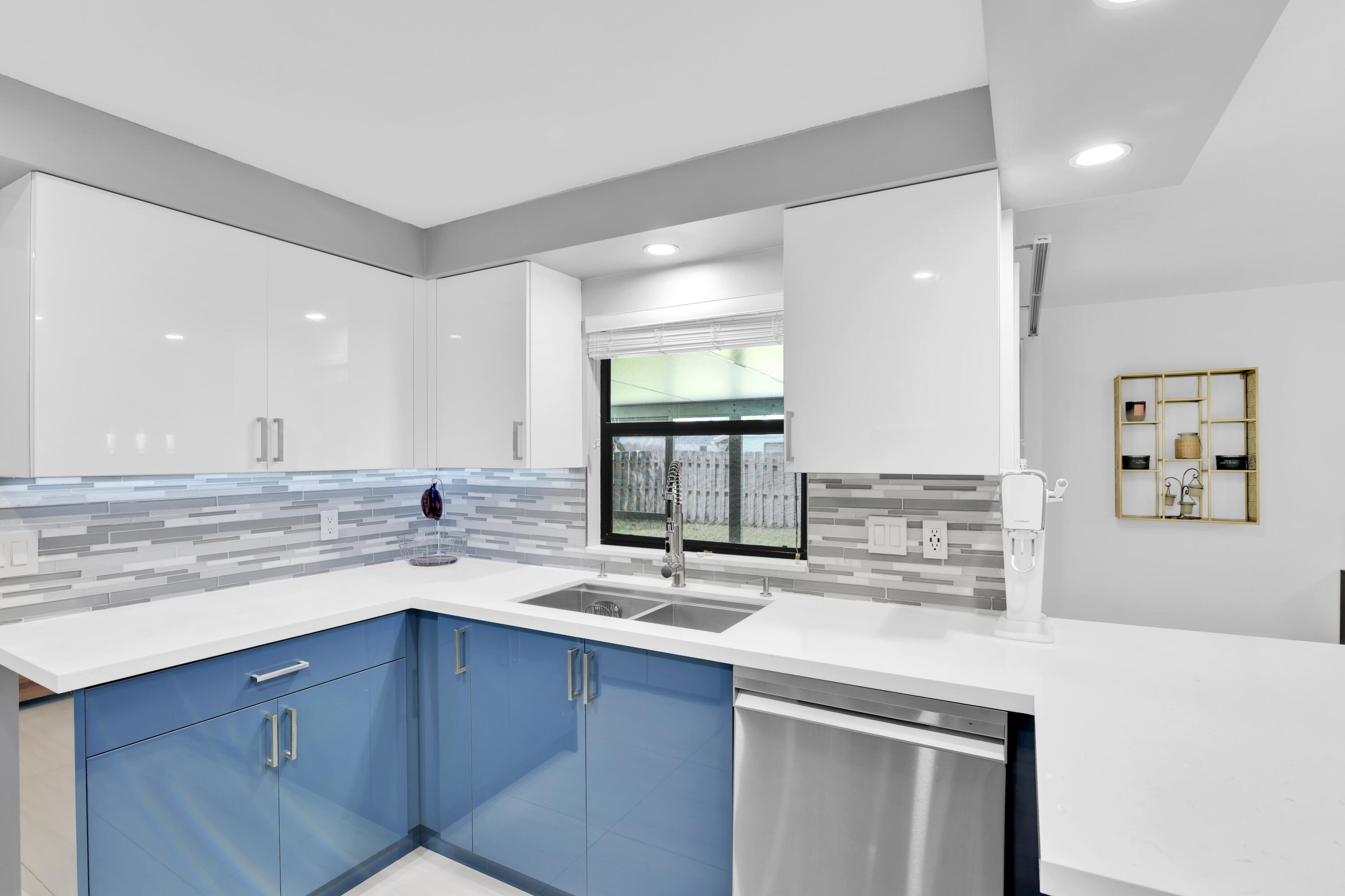LE CHALET IV-B - Residential