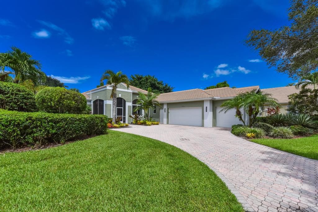 Photo of 2200 SW Longwood Drive, Palm City, FL 34990 (MLS # R10818528)