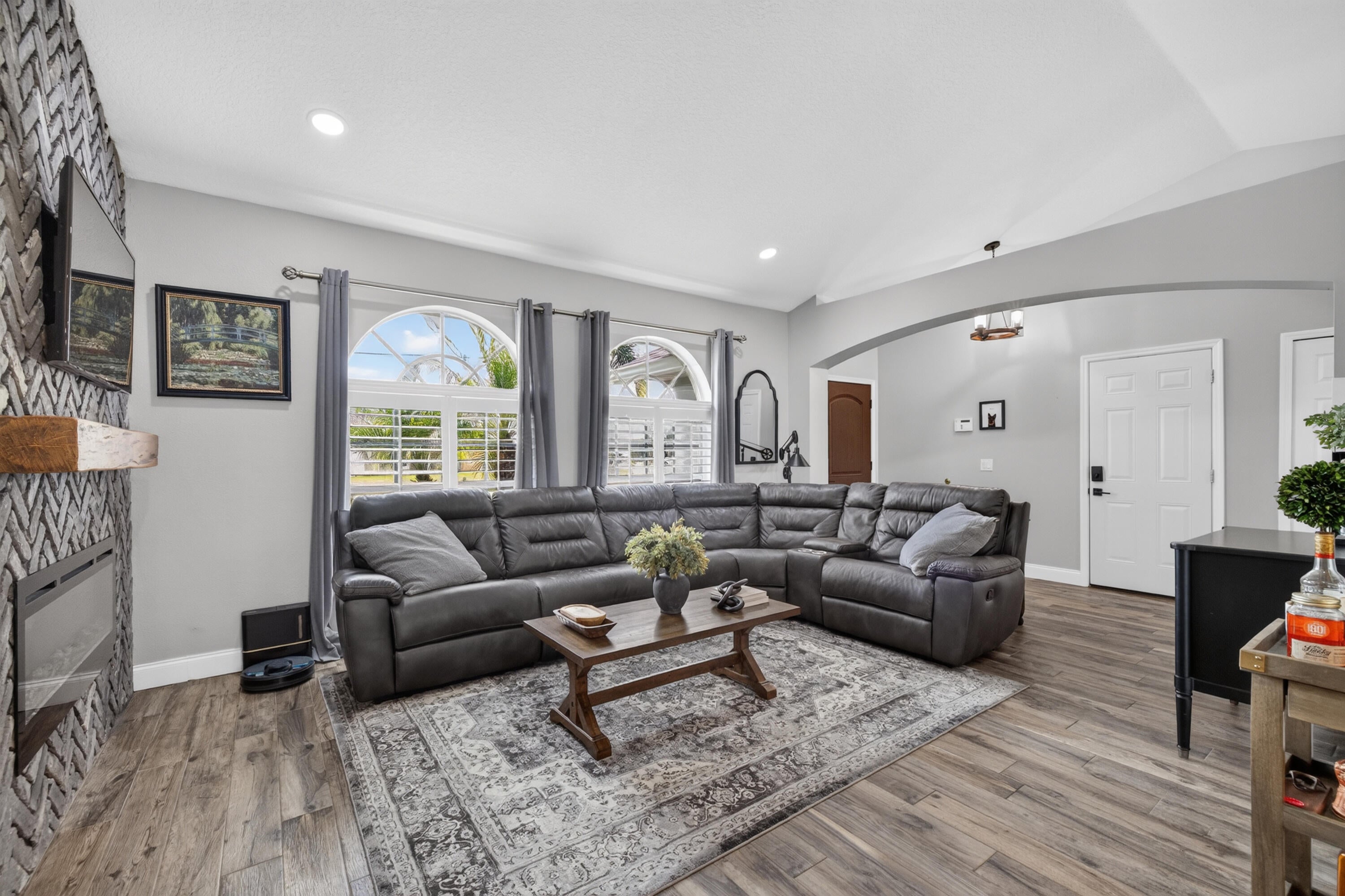 5552 NW CRUZAN Avenue, Port St Lucie, FL, 34986/$429,900 4 5552 NW CRUZAN Avenue