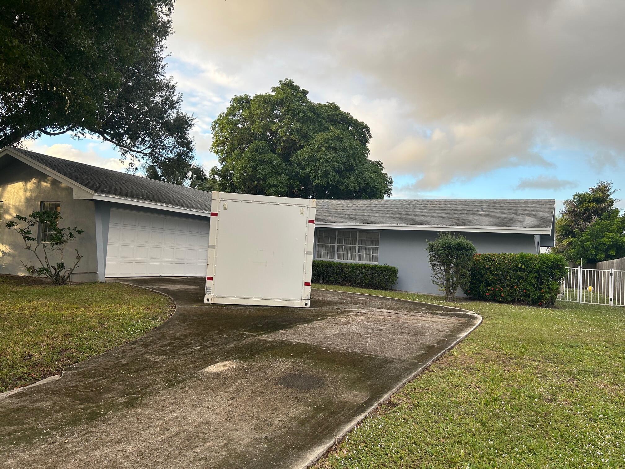 PALM BEACH GARDENS - Residential