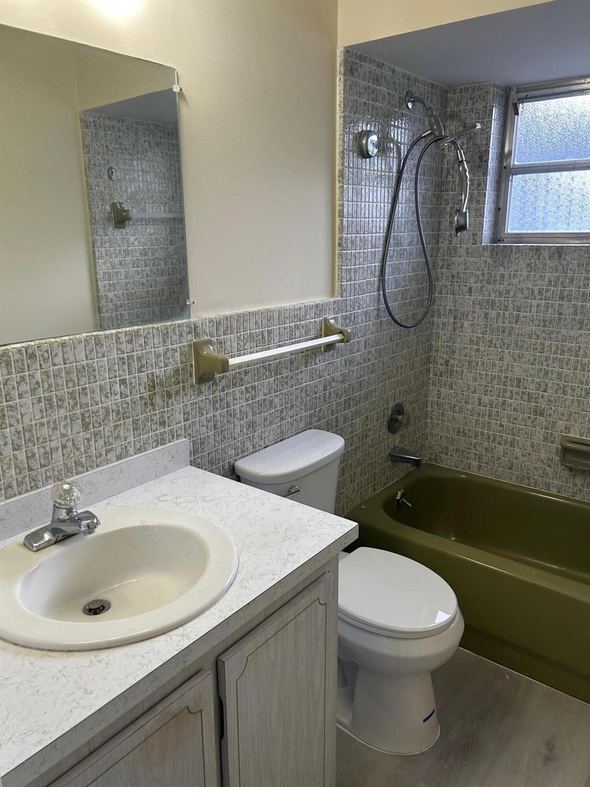 4235 Hyacinth Circle N