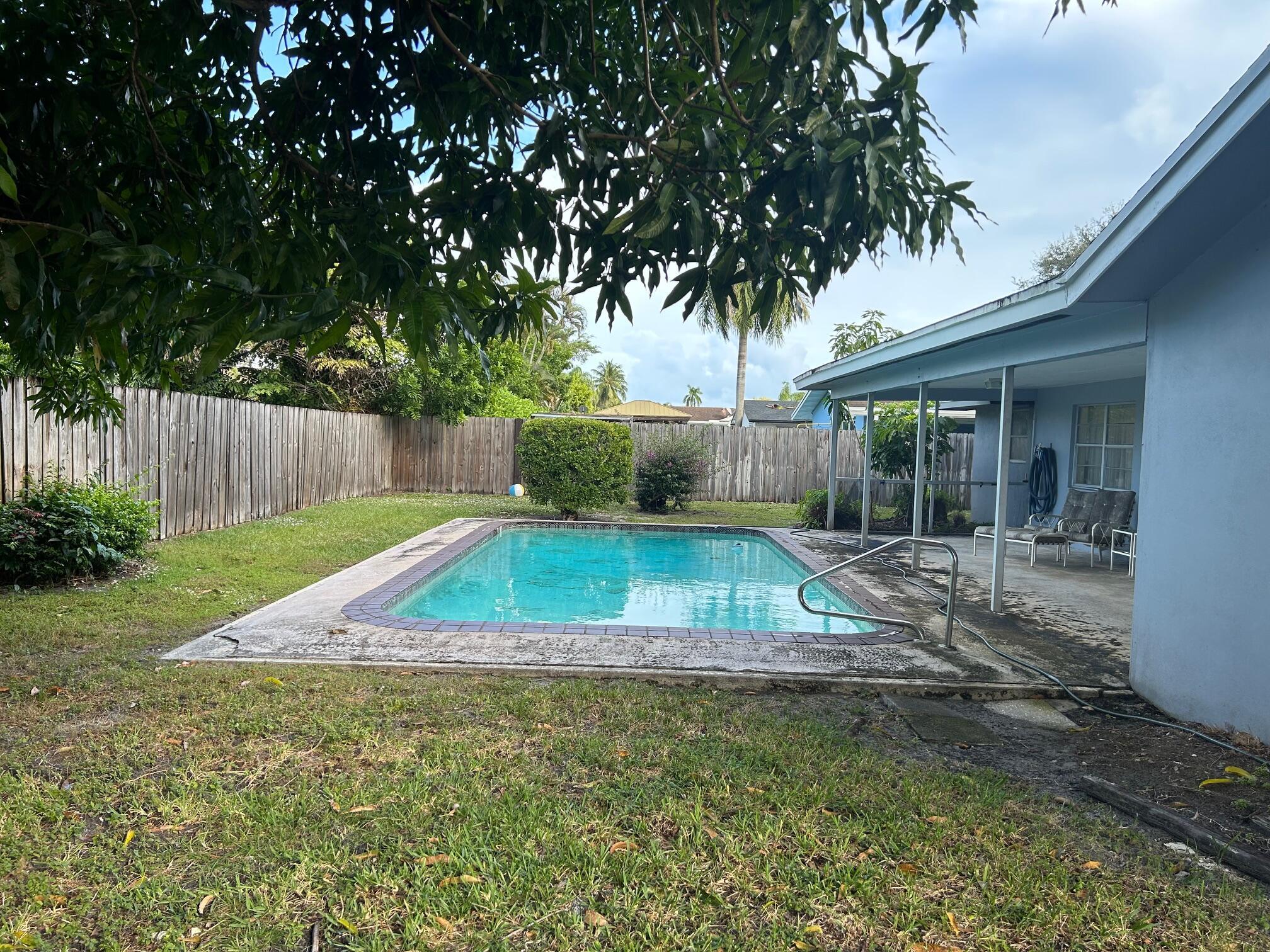 PALM BEACH GARDENS - Residential