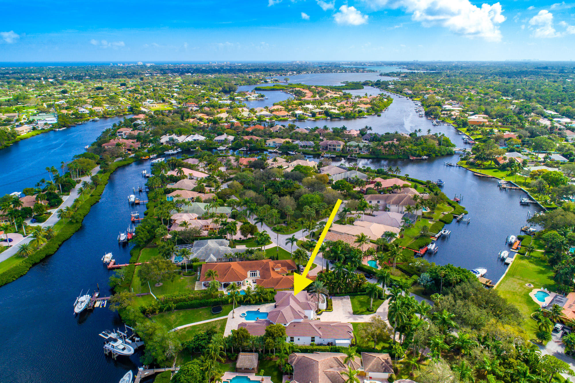 8709 SE Compass Island Way