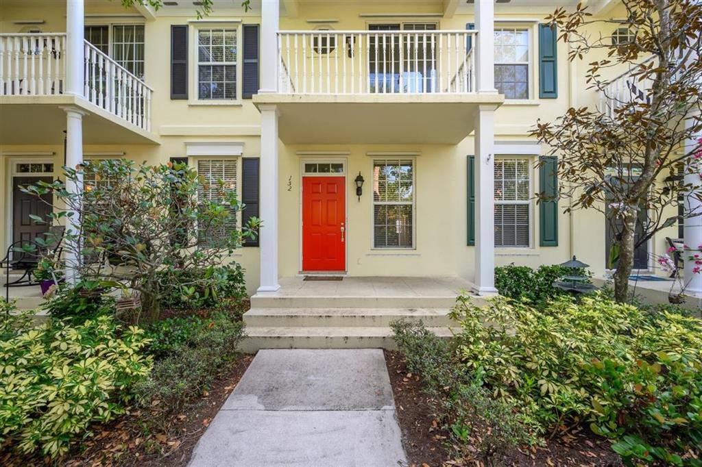 The perfect Abacoa townhome - located in one of the best communities in Abacoa, Charleston Court, is where you will find this 3 bedroom, 2.5 bath DiVosta townhome. Enter from your front porch into this completely open living plan with family room, dining room and kitchen perfect for the family. Direct access from the one car garage, half bath, plenty of storage and back door entry into the laundry room completes the first floor of this home. Upstairs you will find a large master suite with two closets, ensuite bath with dual sinks and a quiet outdoor balcony to enjoy your morning coffee. The guest rooms are separate from the master and share a bath with tub.