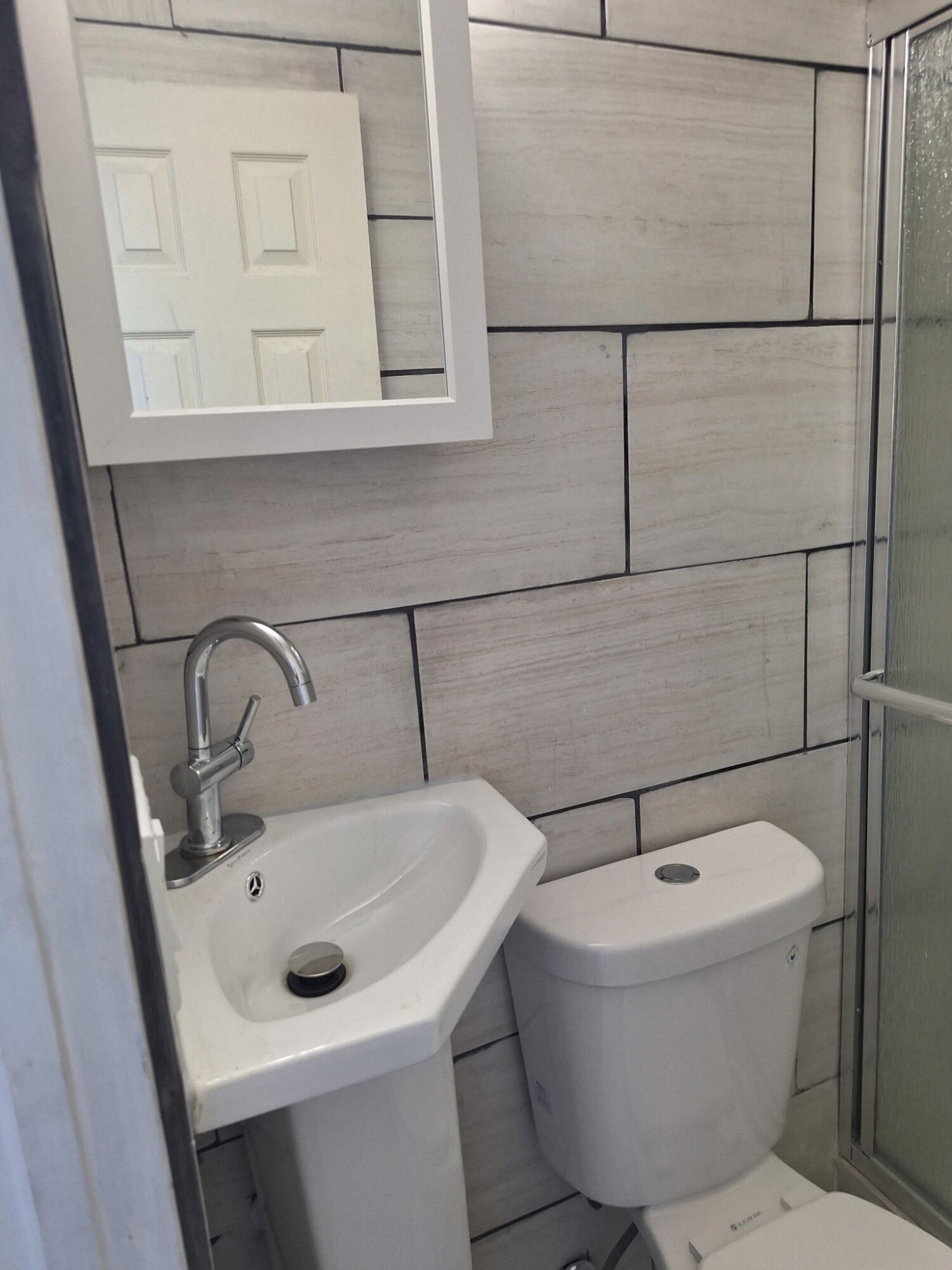 GOLFVIEW HEIGHTS 8 - Residential Lease