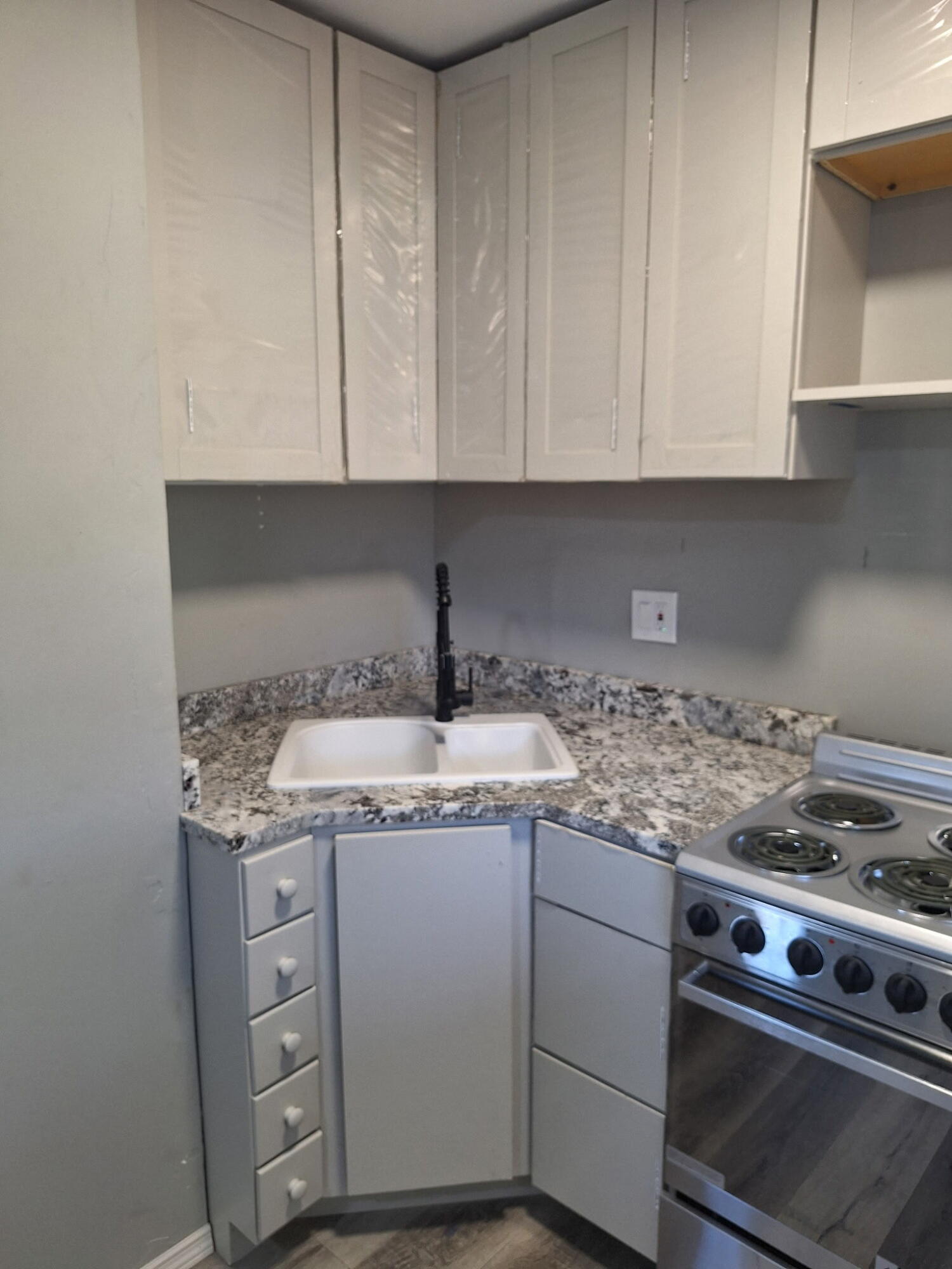 GOLFVIEW HEIGHTS 8 - Residential Lease